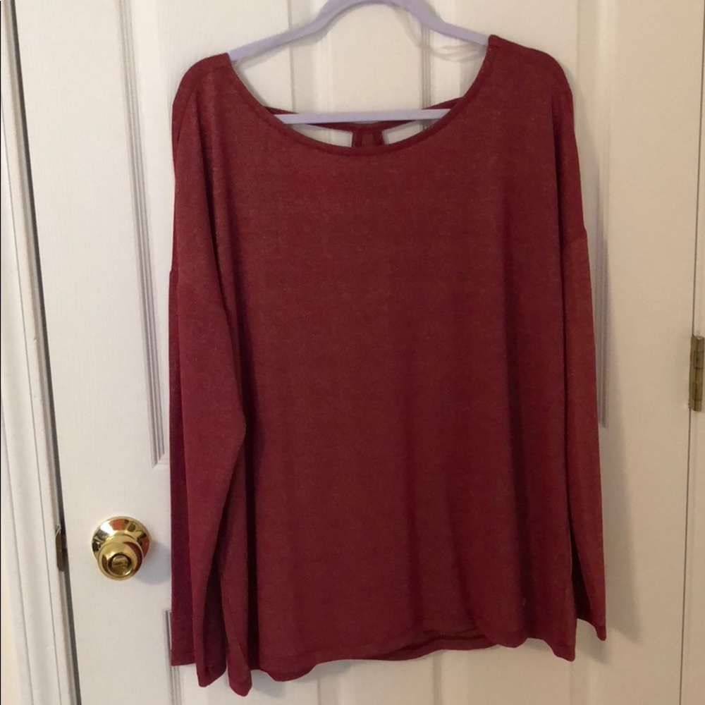 Berry and gold top